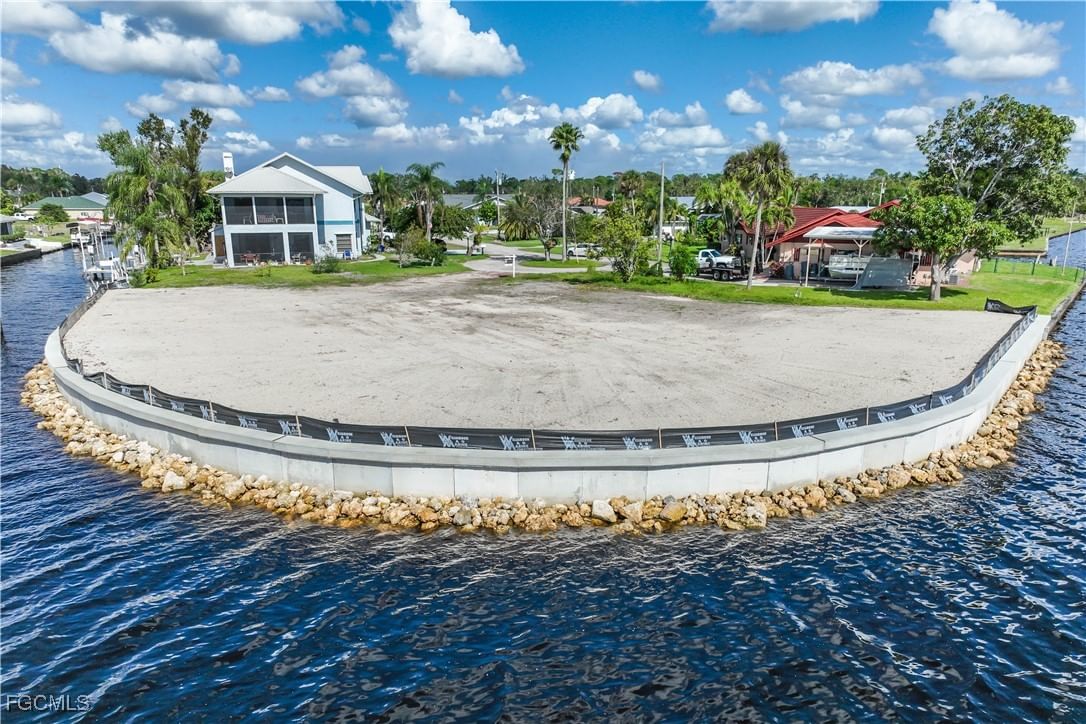 7152 Reymoor Drive, North Fort Myers, FL 33917 photo 4