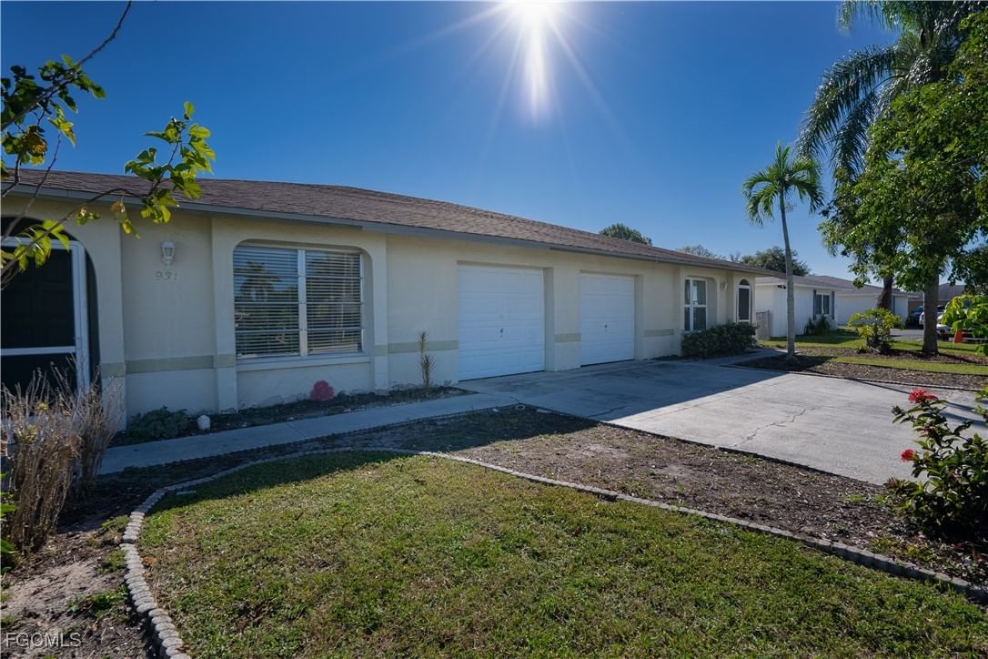 931/933 SE 23rd Place, Cape Coral, FL 33990 photo 2