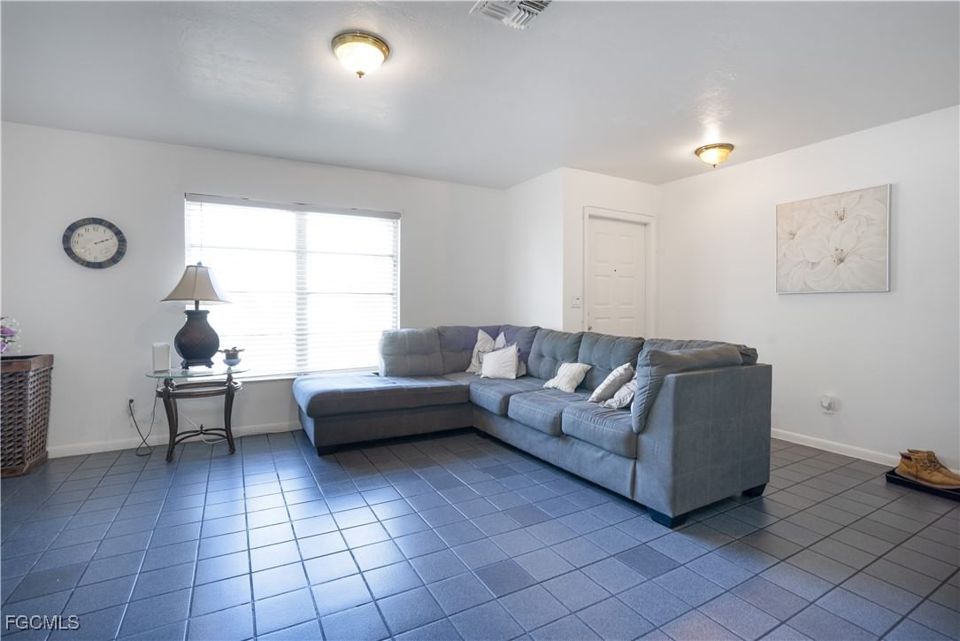 931/933 SE 23rd Place, Cape Coral, FL 33990 photo 4