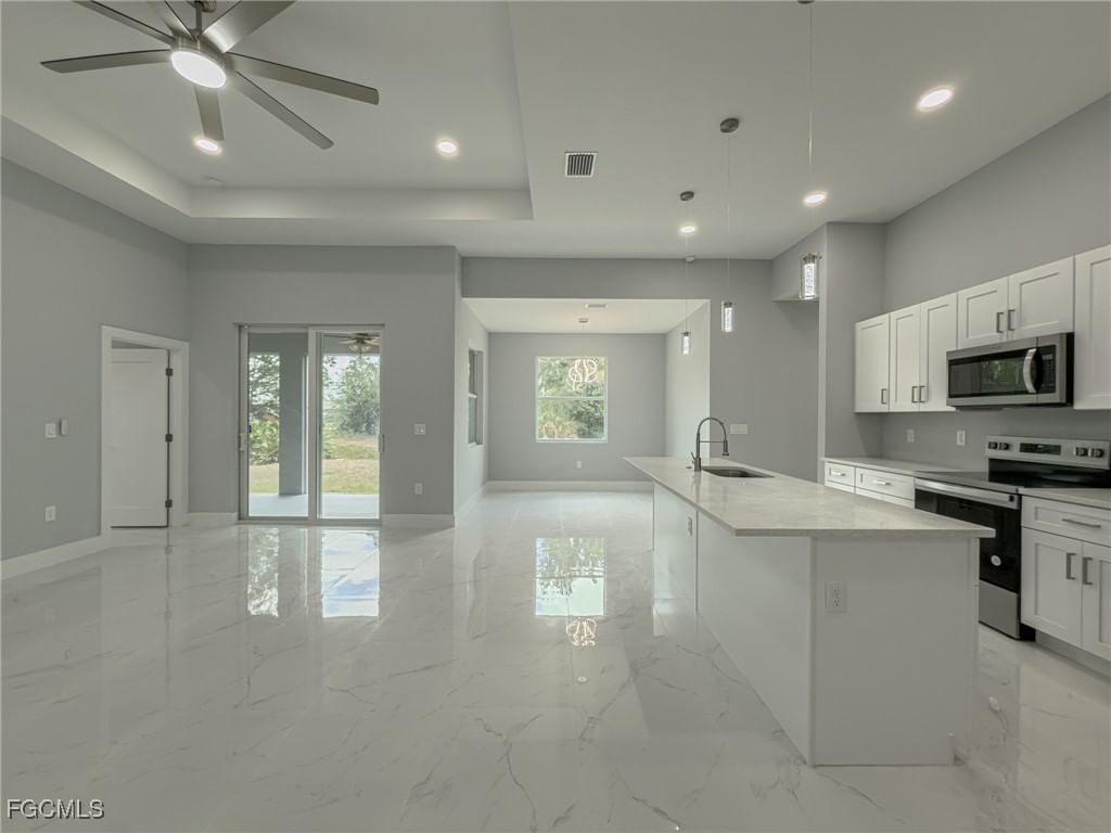 6137 Higgins Avenue, Fort Myers, FL 33905 photo 2