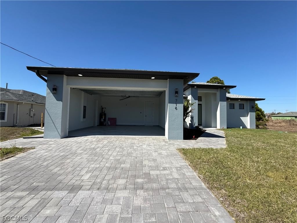 716 Castlestone Avenue S, Lehigh Acres, FL 33974 photo 4