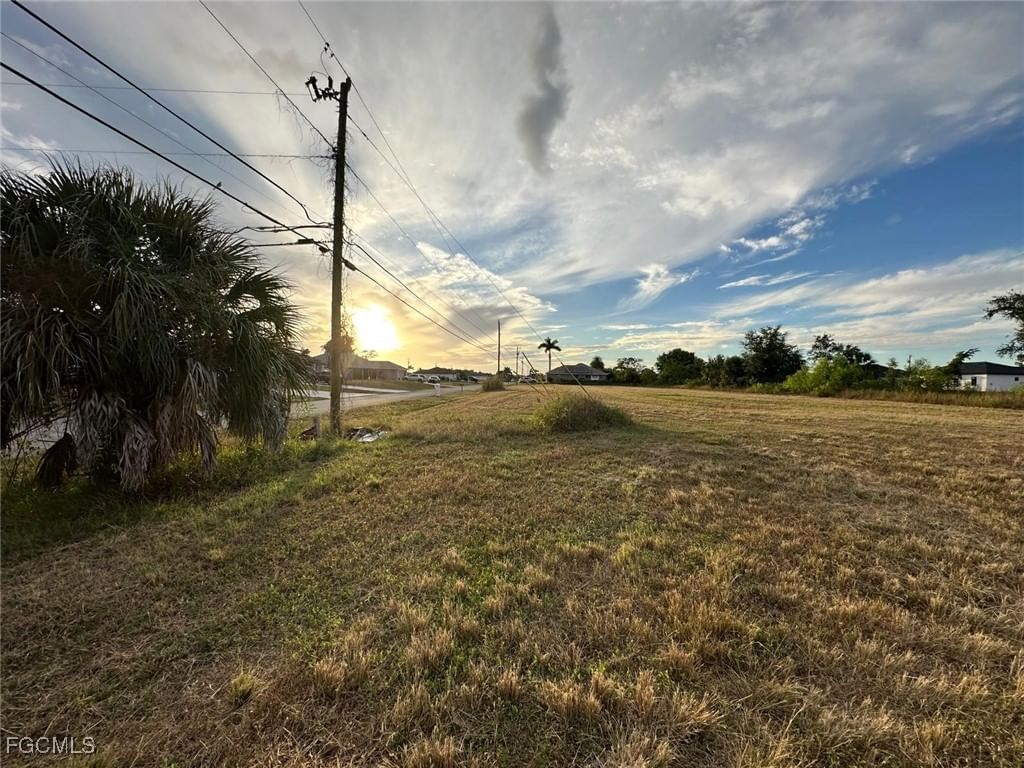 2137 NE 25th Terrace, Cape Coral, FL 33909 photo 4