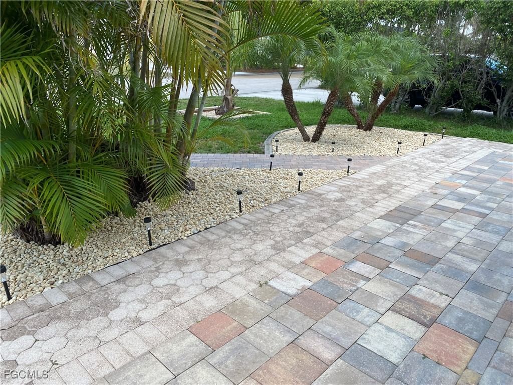 15298 Cricket Lane, Fort Myers, FL 33919 photo 4
