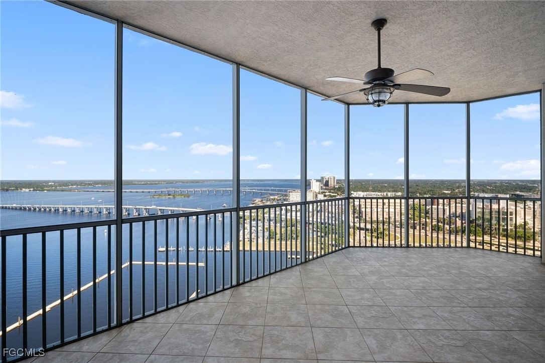 2090 W First Street #F2806, Fort Myers, FL 33901 photo 3