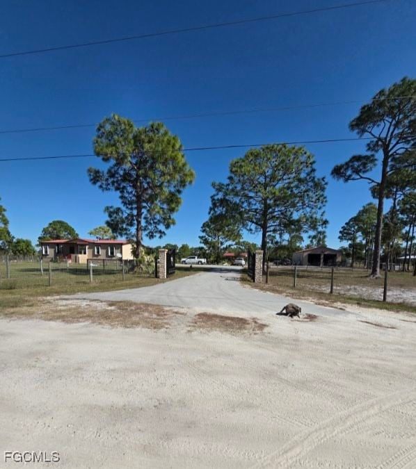 1860 Poinsettia Avenue, Lehigh Acres, FL 33972 photo 3