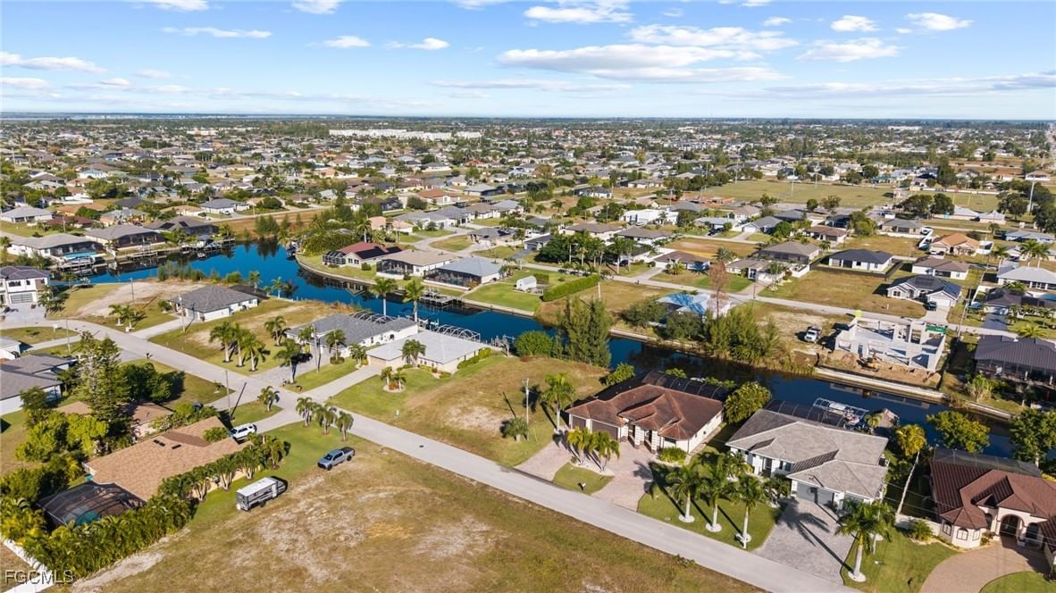 1613 SW 28th Terrace, Cape Coral, FL 33914 photo 4