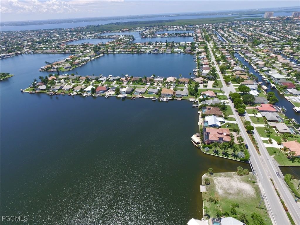 4817 Skyline Boulevard, Cape Coral, FL 33914 photo 3