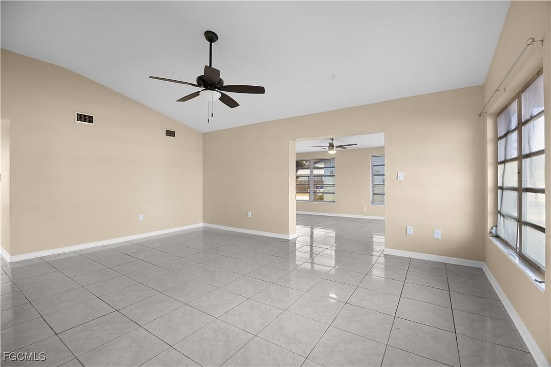 275 LAKEVIEW Drive, North Fort Myers, FL 33917 photo 3
