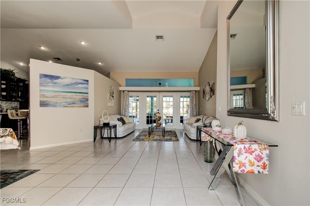 4332 Country Club Boulevard, Cape Coral, FL 33904 photo 3