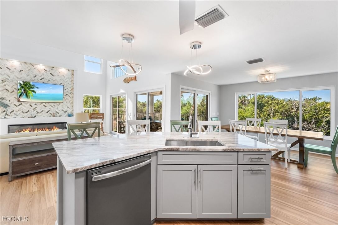 241 Violet Drive, Sanibel, FL 33957 photo 3