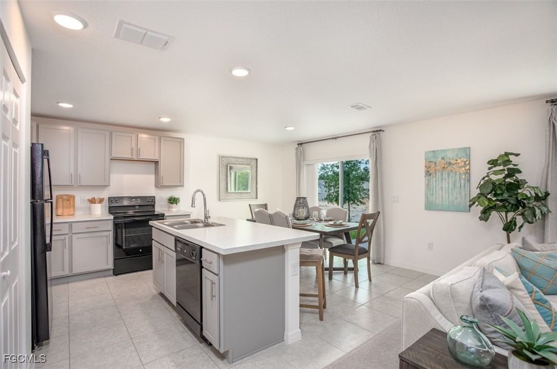 2506 15th Street SW, Lehigh Acres, FL 33976 photo 4