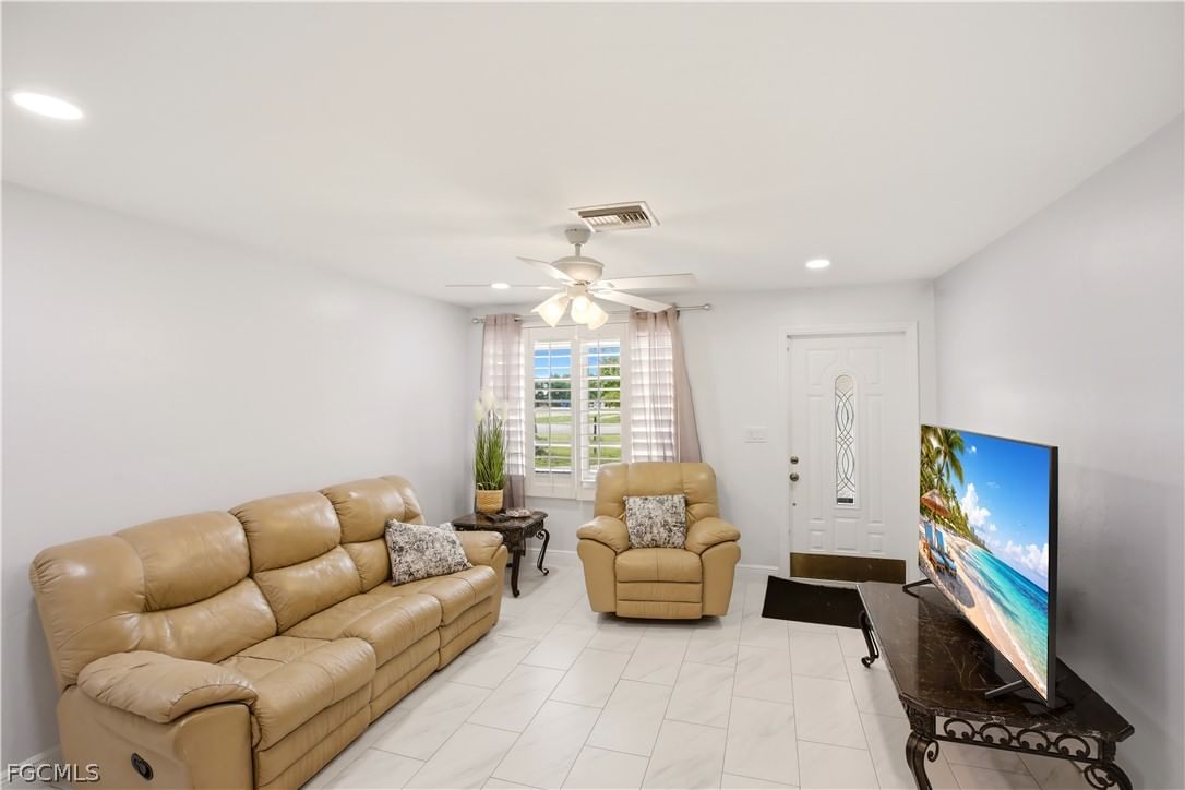 1736 Bonnie Court, Fort Myers, FL 33901 photo 3
