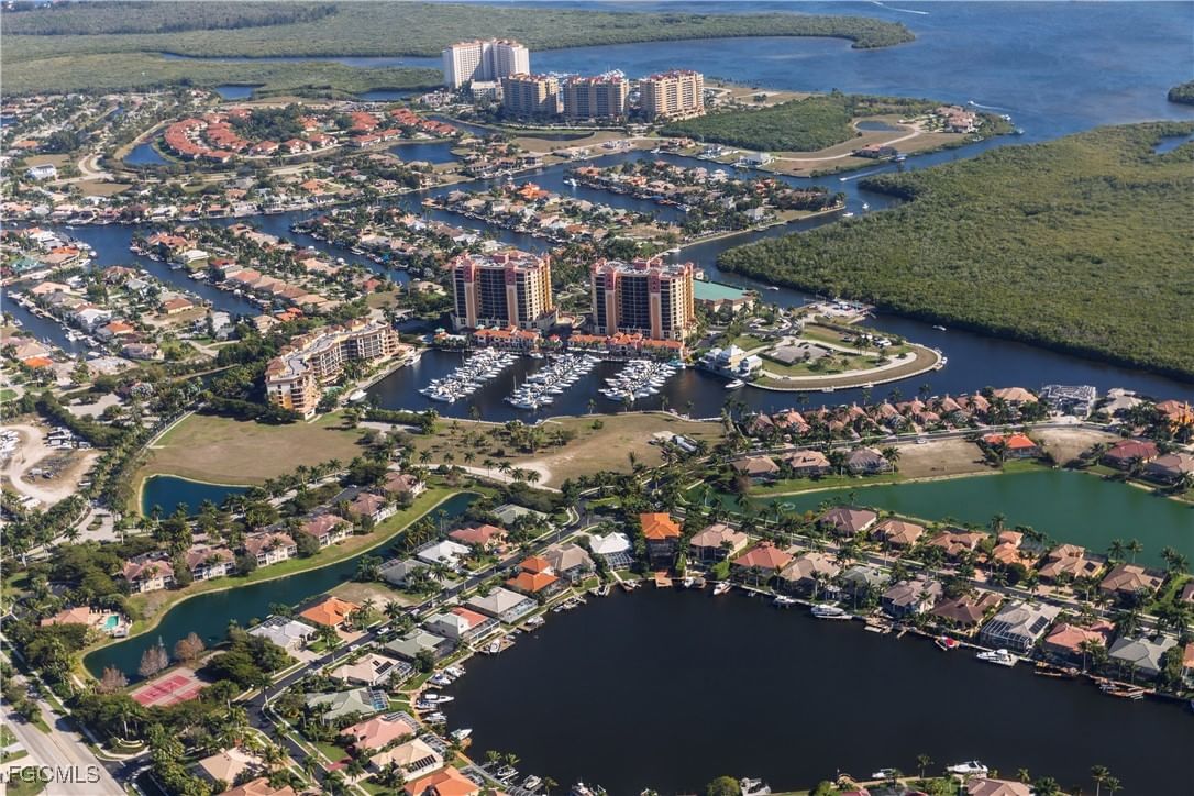 1810 NE 21st Place, Cape Coral, FL 33909 photo 4