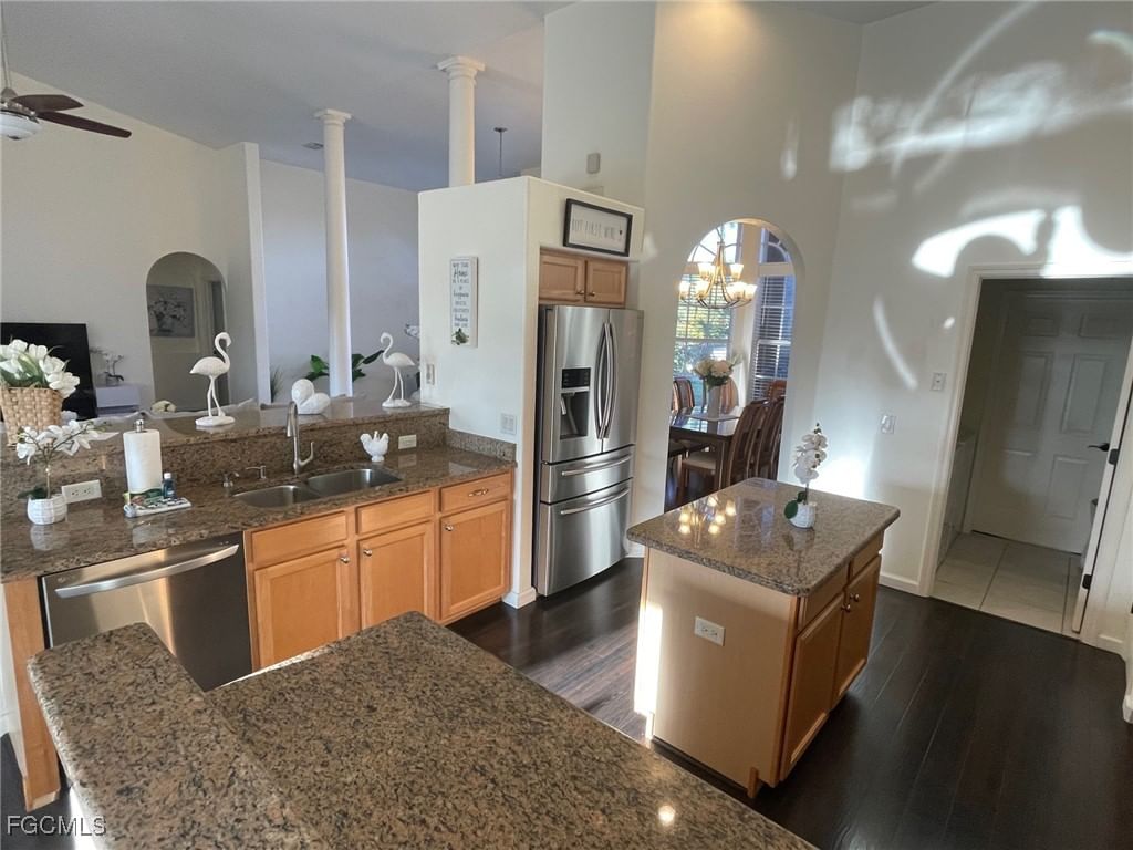 2409 SW 17th Place, Cape Coral, FL 33914 photo 4