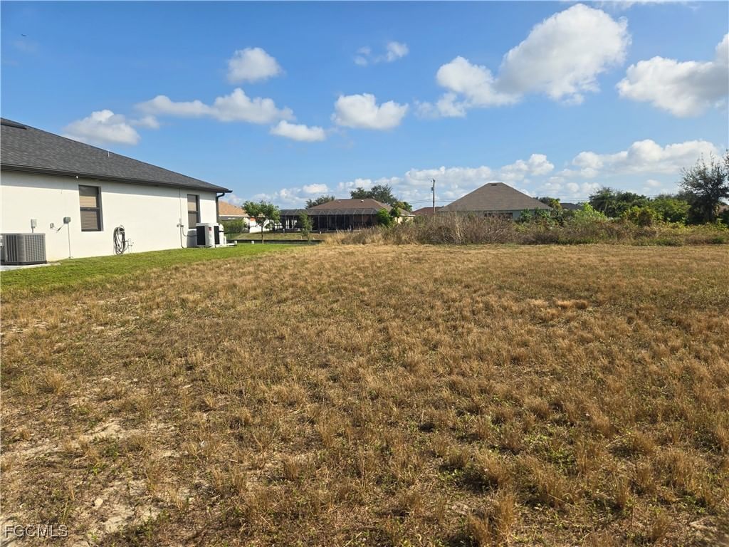 315 NE 17th Place, Cape Coral, FL 33909 photo 3