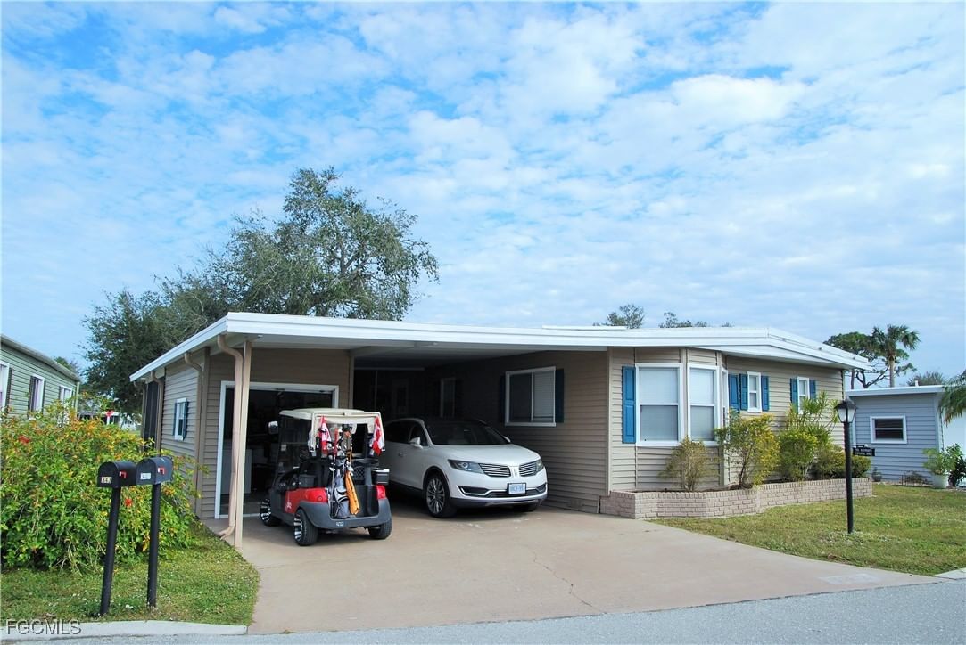 342 Nicklaus Boulevard, North Fort Myers, FL 33903 photo 3