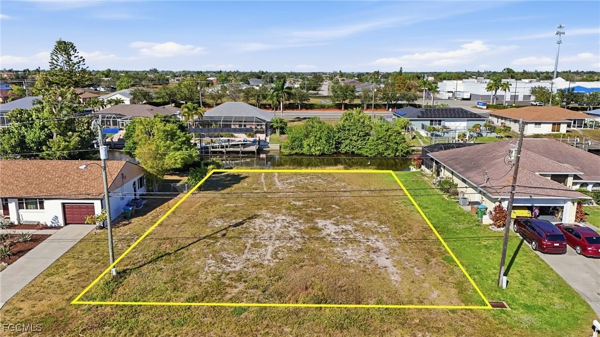 829 SW 40th Terrace, Cape Coral, FL 33914 photo 3