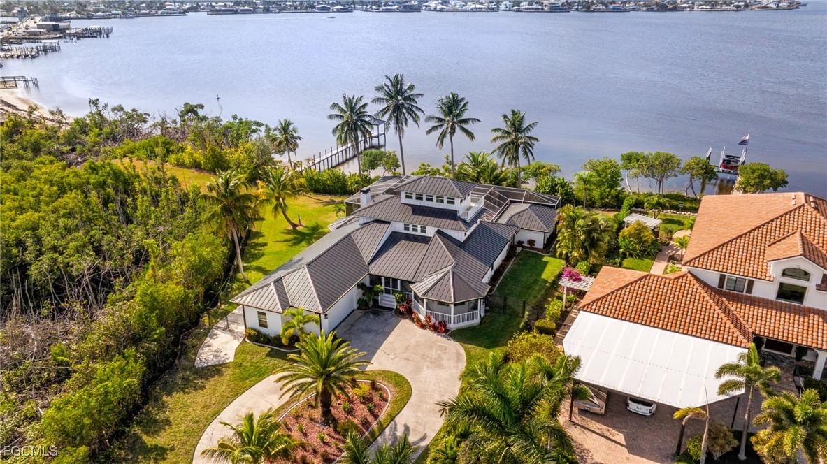 12201 Shoreview Drive, Matlacha, FL 33993
