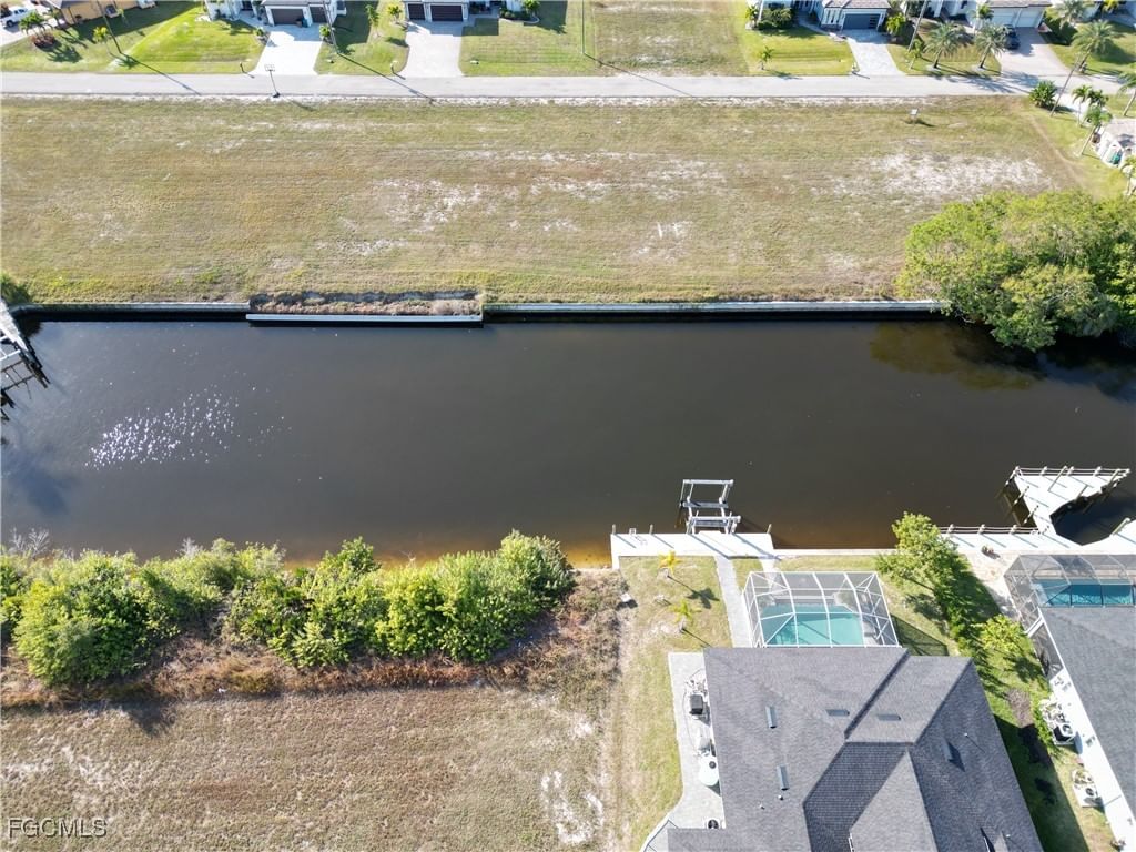 1221 NW 39th Avenue, Cape Coral, FL 33993 photo 3