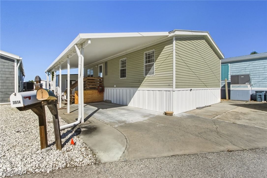 3904 Dewberry Lane, St James City, FL 33956 photo 4