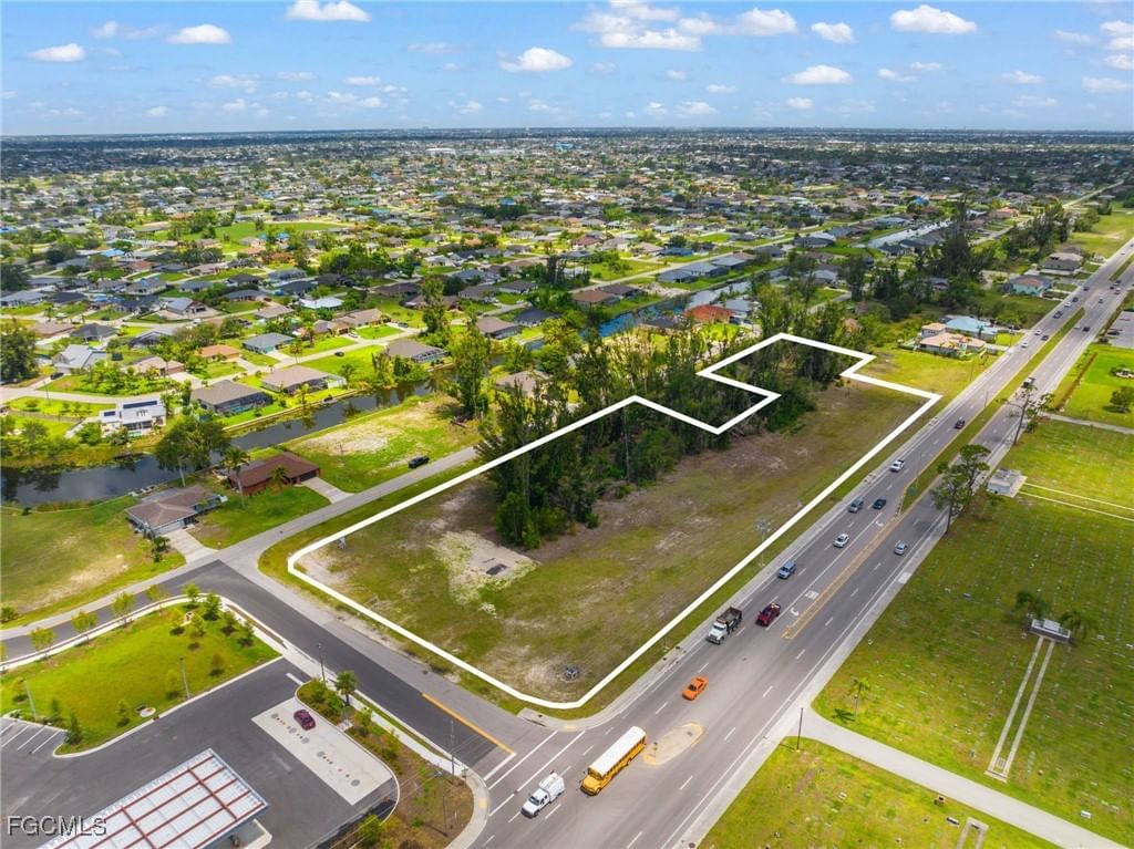 919 Chiquita Boulevard S, Cape Coral, FL 33991 photo 5