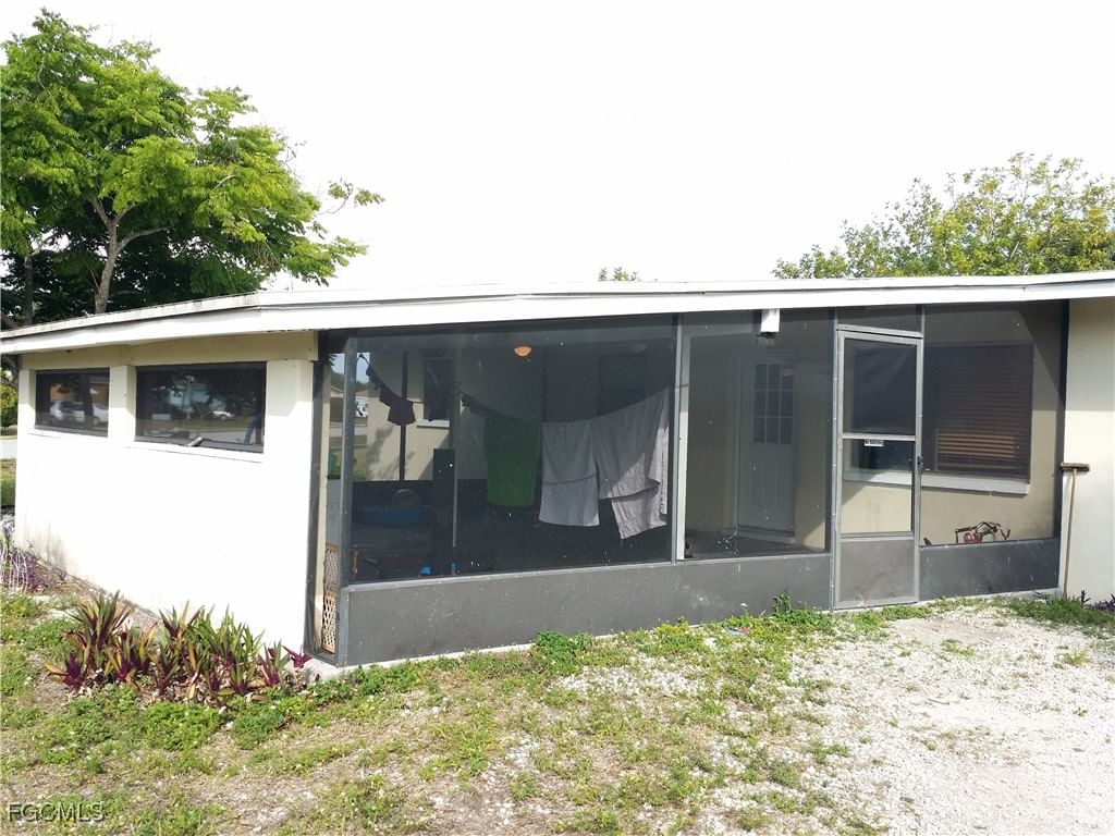 950 Lakeview Drive, North Fort Myers, FL 33903 photo 2