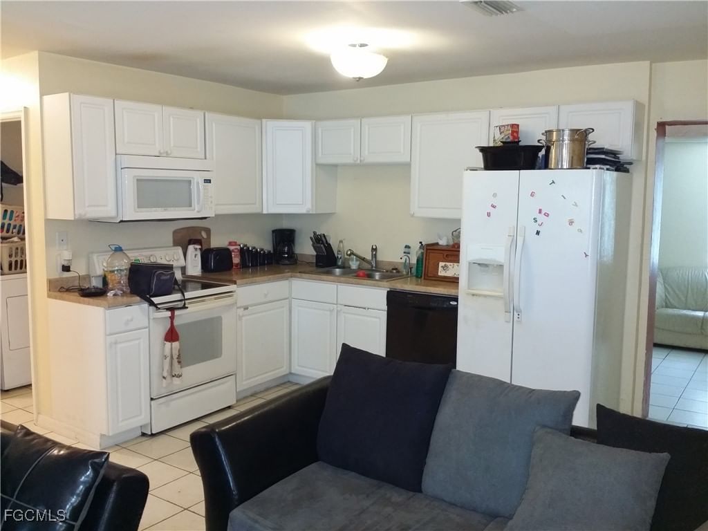 950 Lakeview Drive, North Fort Myers, FL 33903 photo 5
