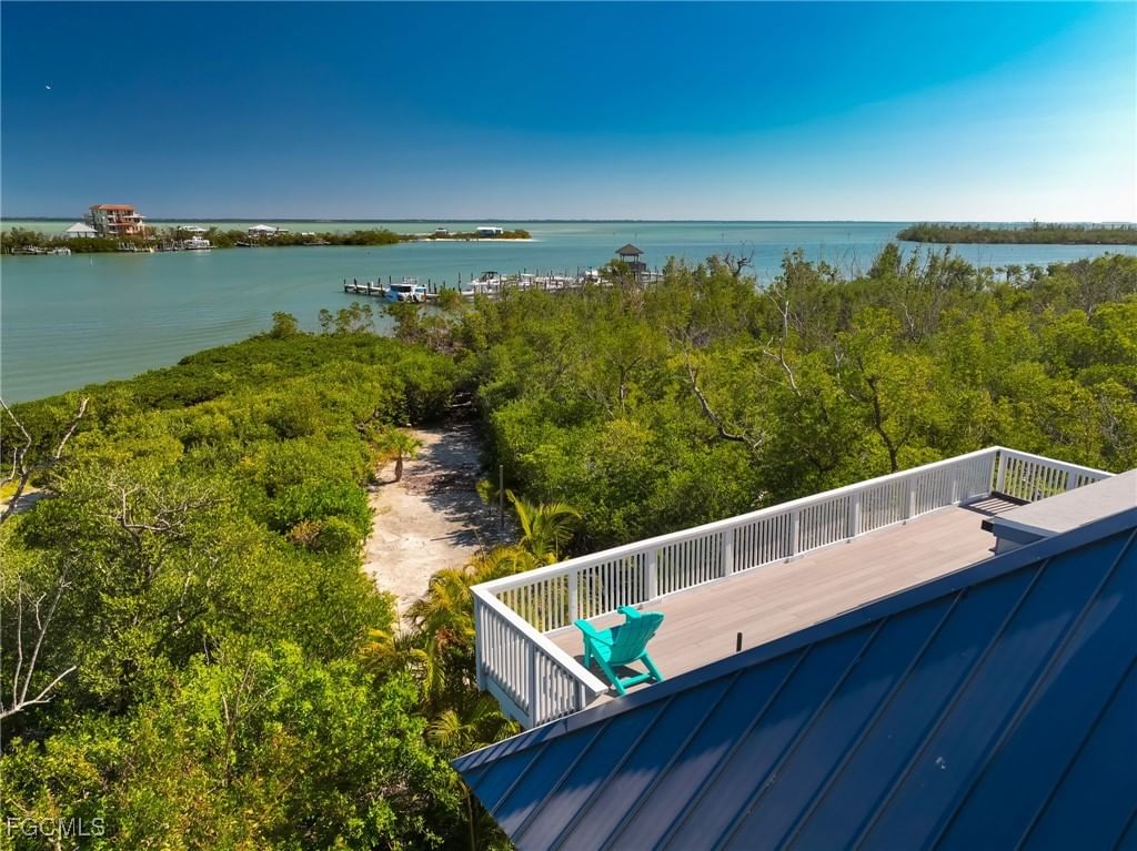 4490 Harbor Bend Drive, Upper Captiva, FL 33924 photo 2