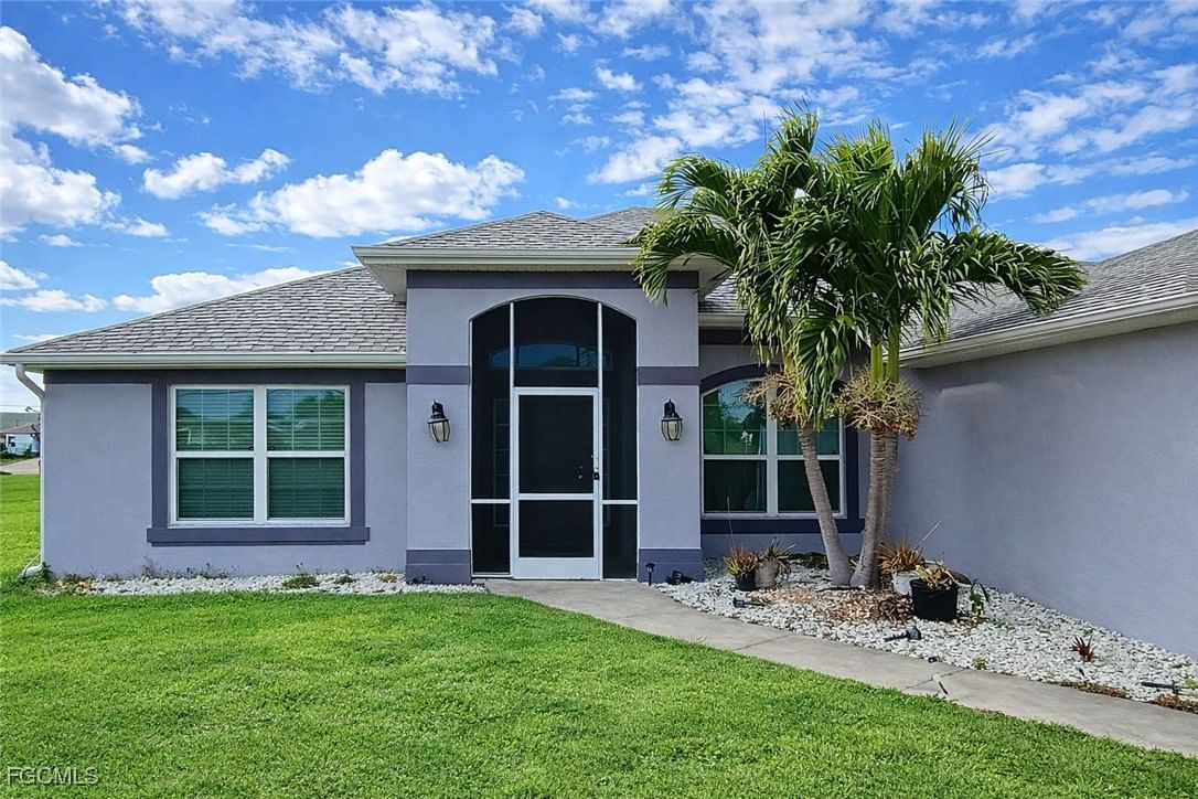 1426 NE 5th Place, Cape Coral, FL 33909 photo 2