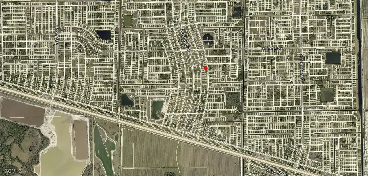 1018 Capetown Avenue, Lehigh Acres, FL 33974 photo 2