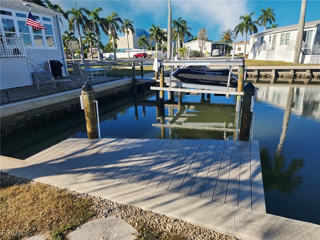 141 Barbados Way, Fort Myers Beach, FL 33931 photo 2