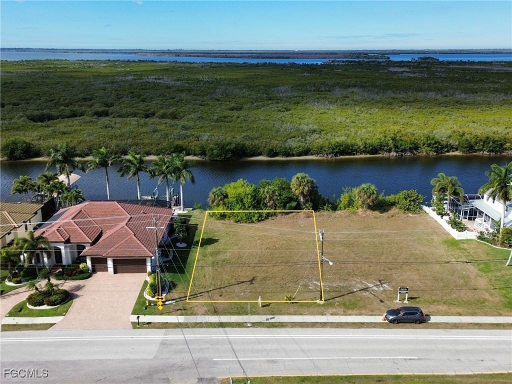 3216 Surfside Boulevard, Cape Coral, FL 33914 photo 5