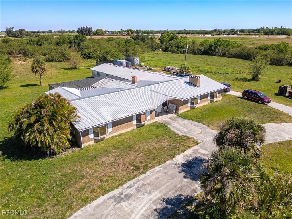 1085 West Avenue, Moore Haven, FL 33471 photo 2