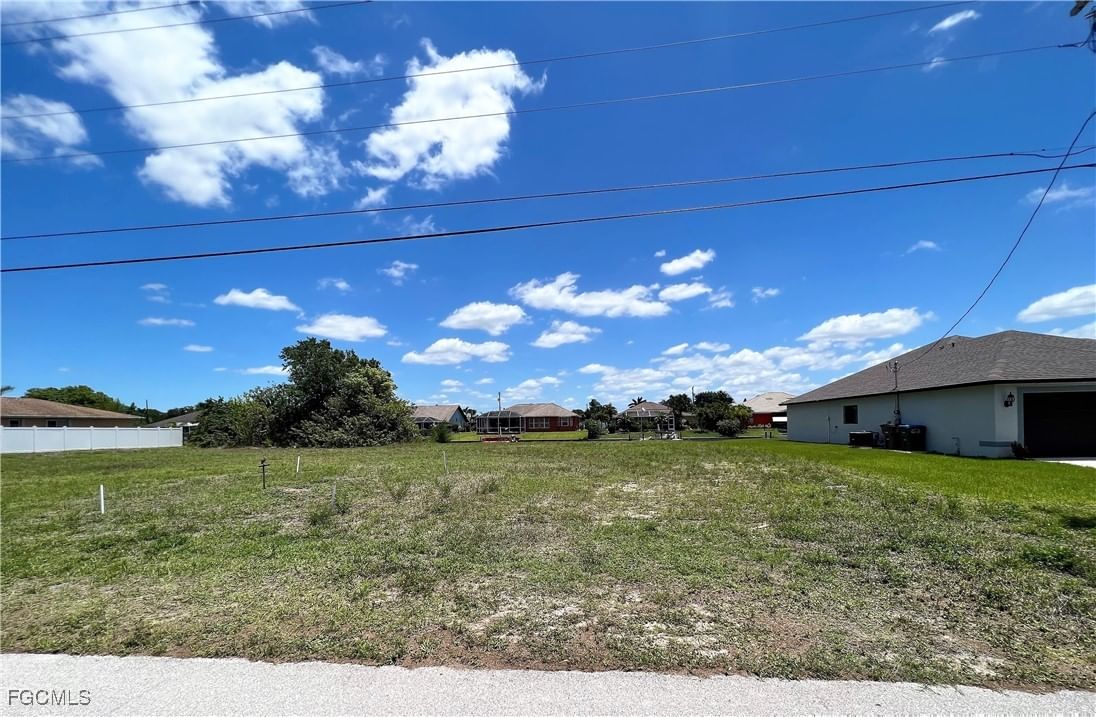 31 NE 12th Court, Cape Coral, FL 33909 photo 2