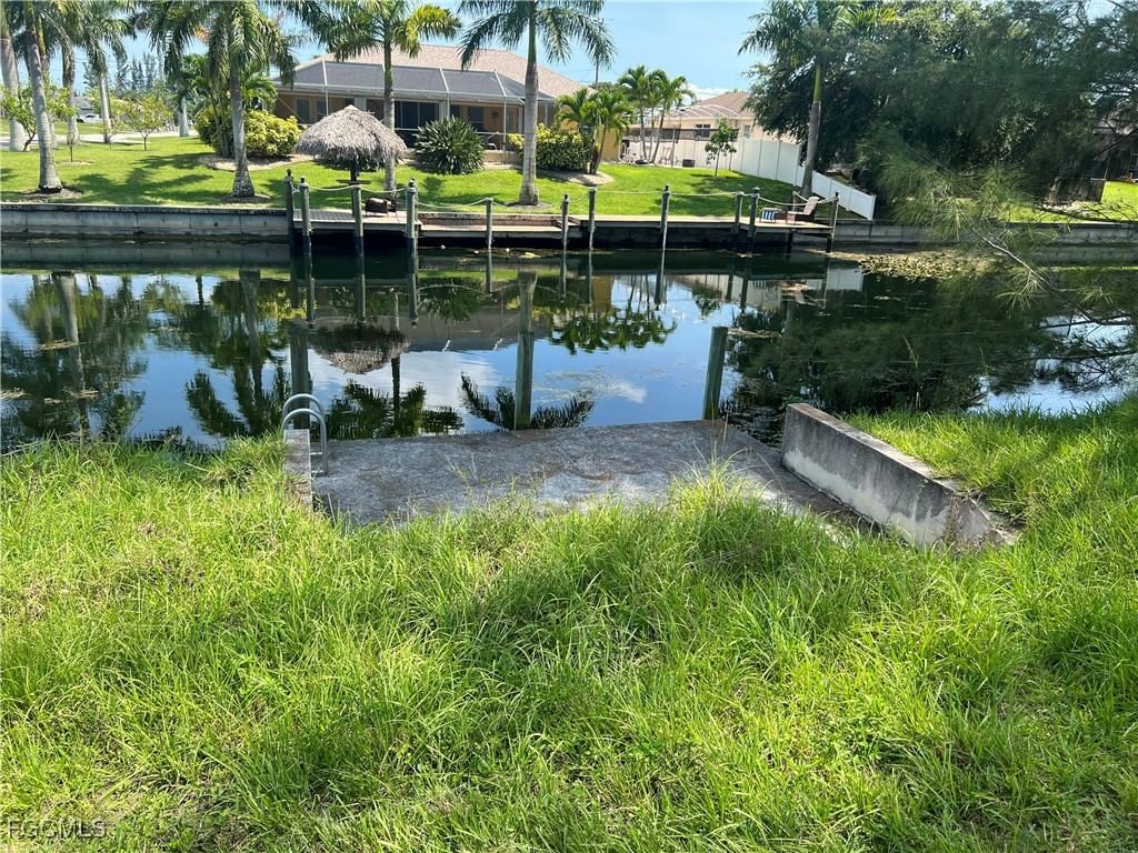 428 SE 13th Terrace, Cape Coral, FL 33990 photo 2