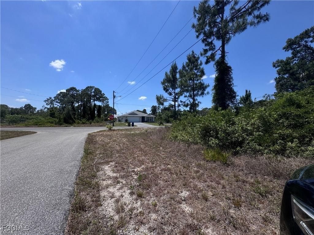 56 Wanda Avenue S, Lehigh Acres, FL 33976 photo 3