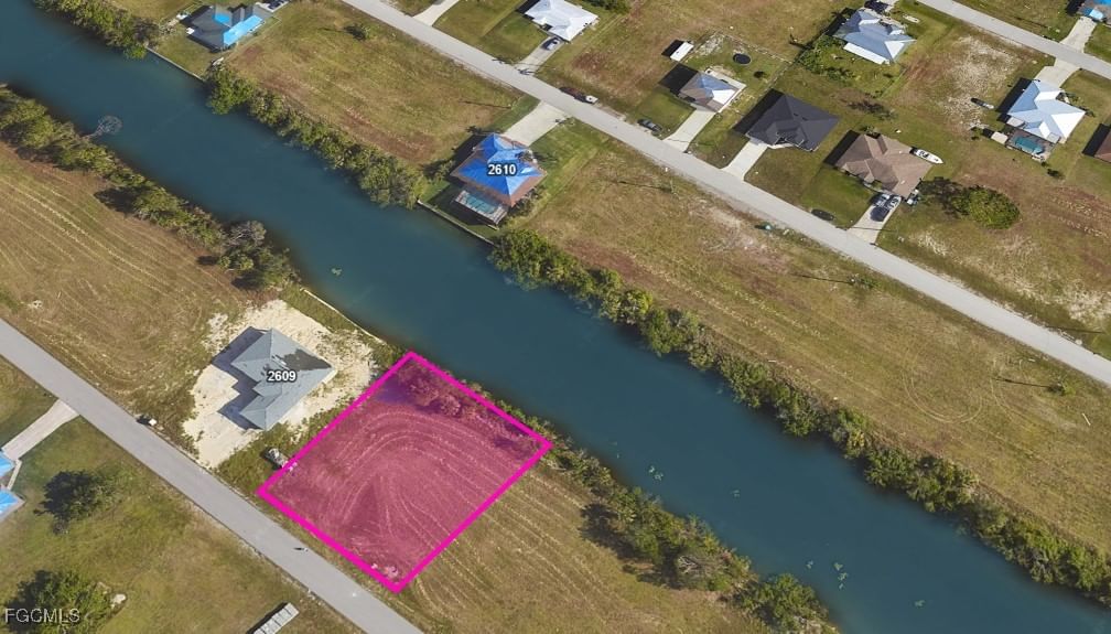 2605 NE 5th Place, Cape Coral, FL 33909 photo 4