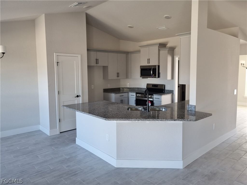 2814 NW 7th Terrace, Cape Coral, FL 33993 photo 4