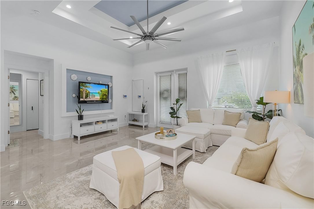 1922 NE 17th Place, Cape Coral, FL 33909 photo 2