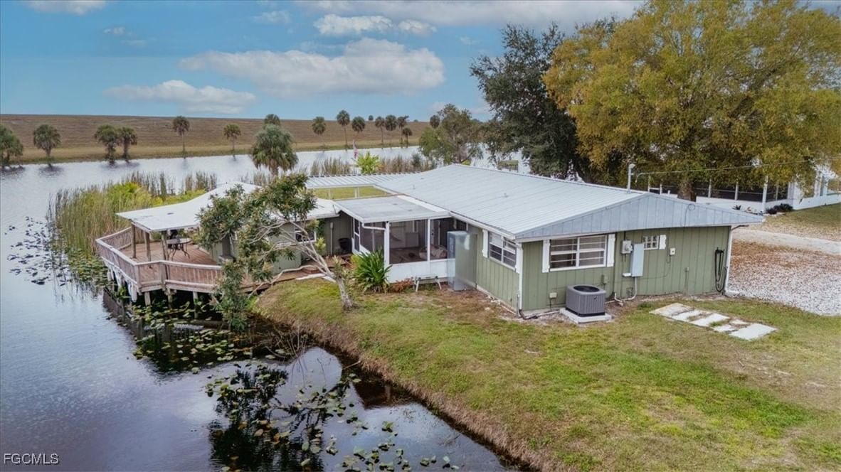 1083 Sunset Strip, Moore Haven, FL 33479 photo 2