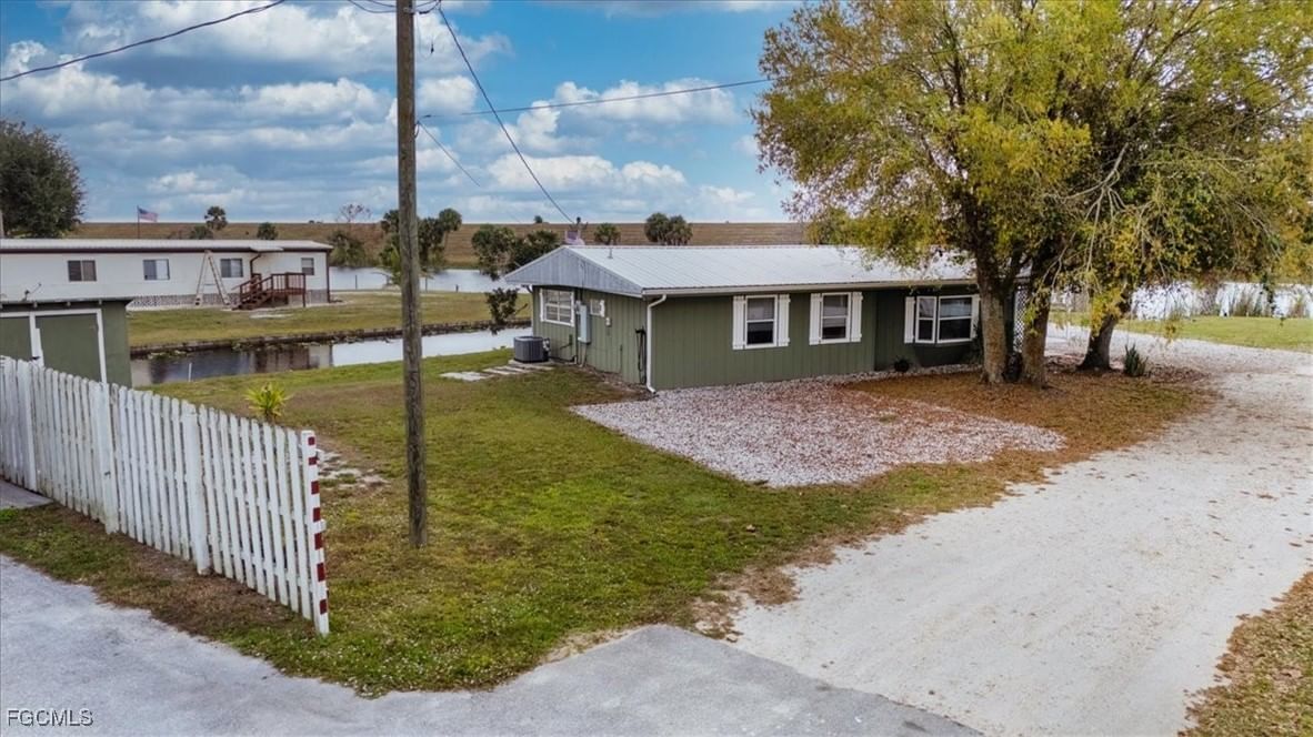 1083 Sunset Strip, Moore Haven, FL 33479 photo 4