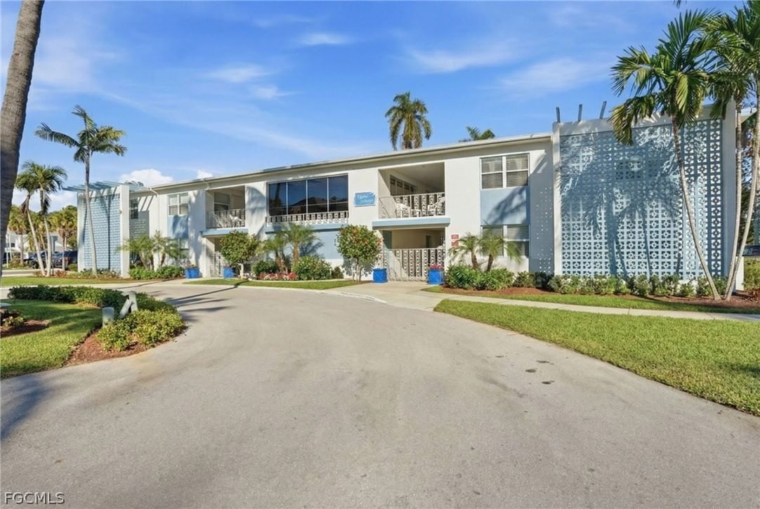 1295 Gulf Shore Boulevard S #134, Naples, FL 34102 photo 4