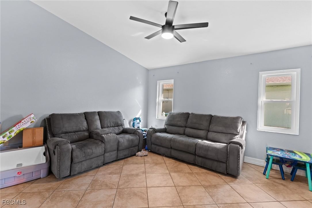 1532 NE 34th Lane, Cape Coral, FL 33909 photo 4