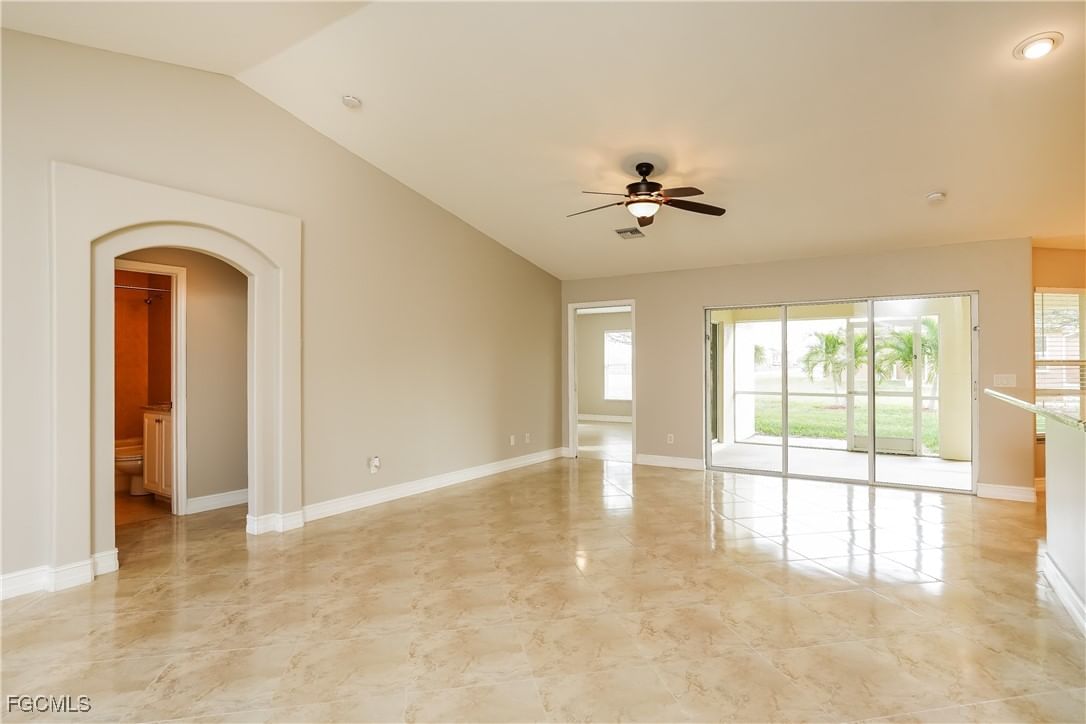 229 NE 7th Place, Cape Coral, FL 33909 photo 5
