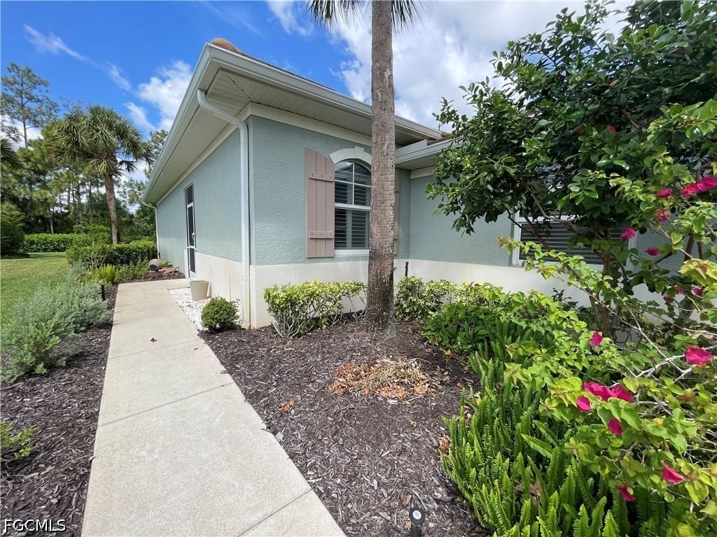 10640 Camarelle Circle, Fort Myers, FL 33913 photo 4