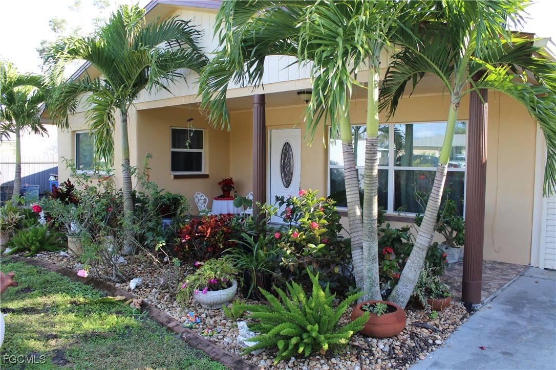 679 Canal Drive, North Fort Myers, FL 33903 photo 2