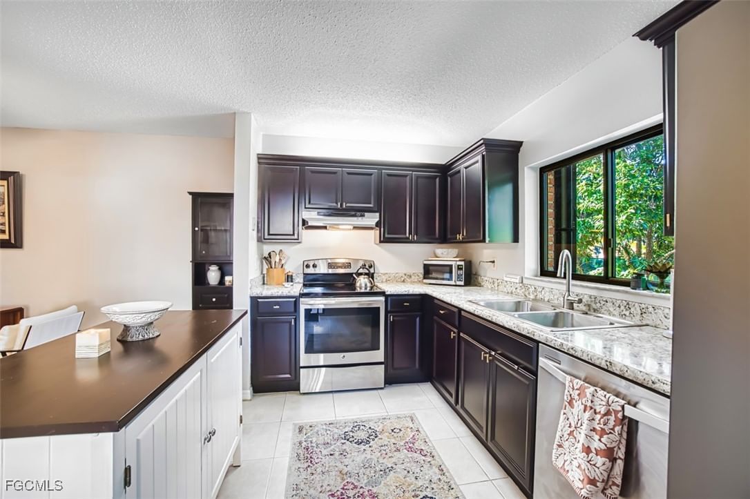 1444 Park Shore Circle #3, Fort Myers, FL 33901 photo 3