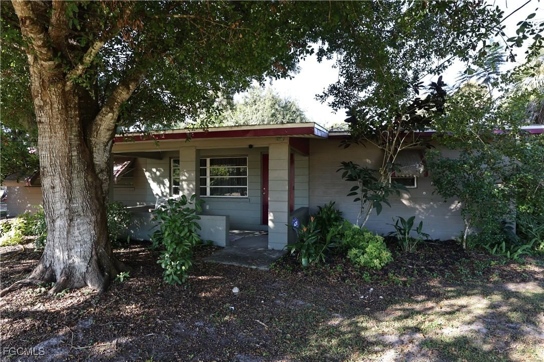 253 W Mariana Avenue, North Fort Myers, FL 33903 photo 3