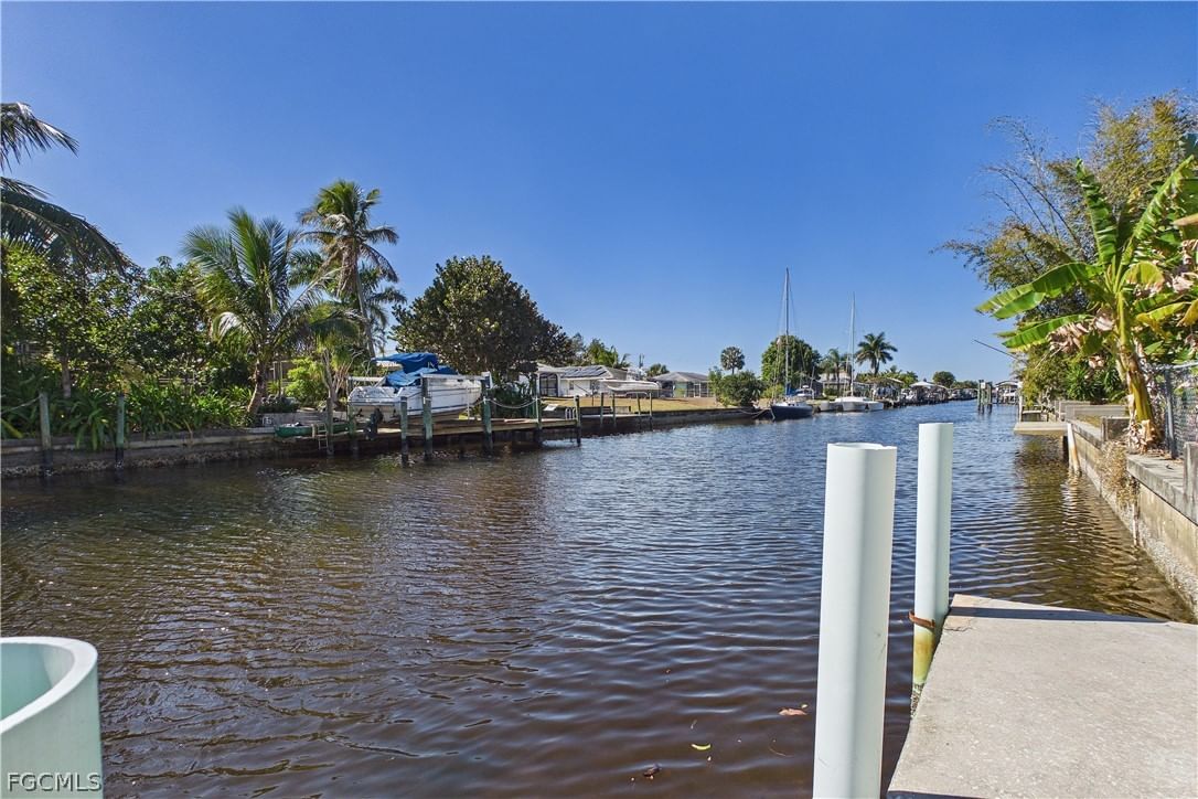 2306 SE 15th Terrace, Cape Coral, FL 33990 photo 4