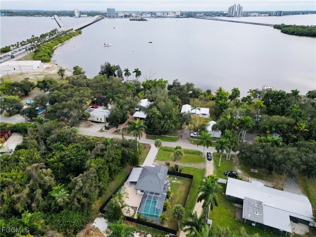 48 W North Shore Avenue, North Fort Myers, FL 33903 photo 3